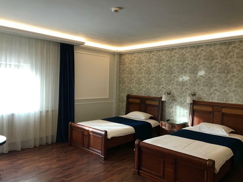 Pension Hanul Andritei Craiova Ngoại thất bức ảnh